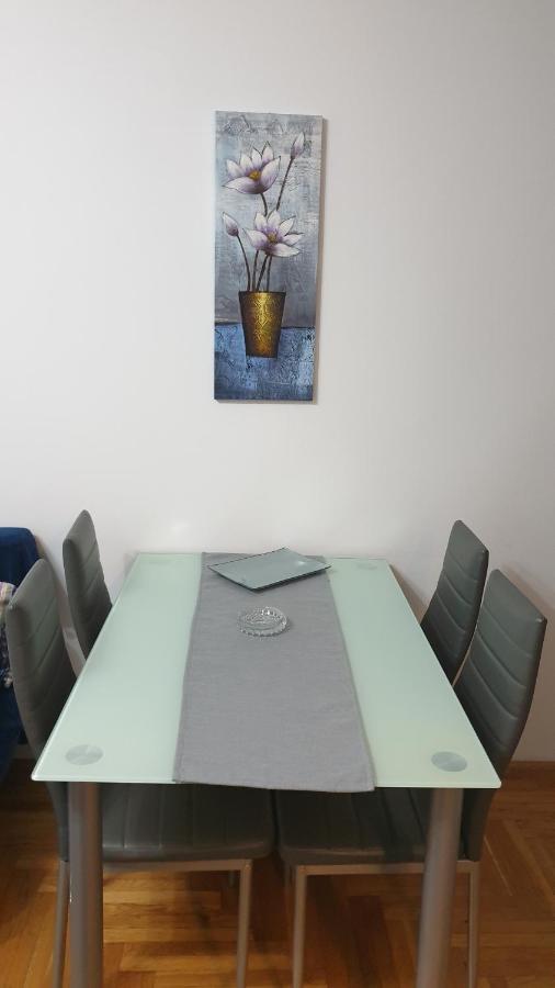 Apartman Mm012 โปชาเรวัซ ภายนอก รูปภาพ