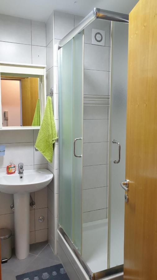 Apartman Mm012 โปชาเรวัซ ภายนอก รูปภาพ