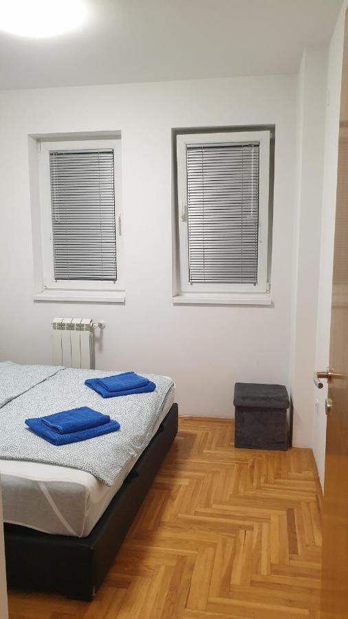 Apartman Mm012 โปชาเรวัซ ภายนอก รูปภาพ
