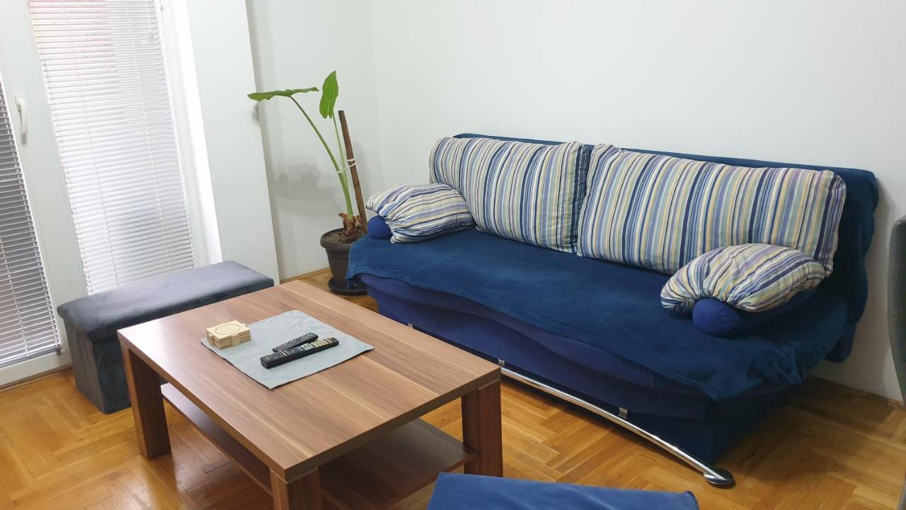Apartman Mm012 โปชาเรวัซ ภายนอก รูปภาพ